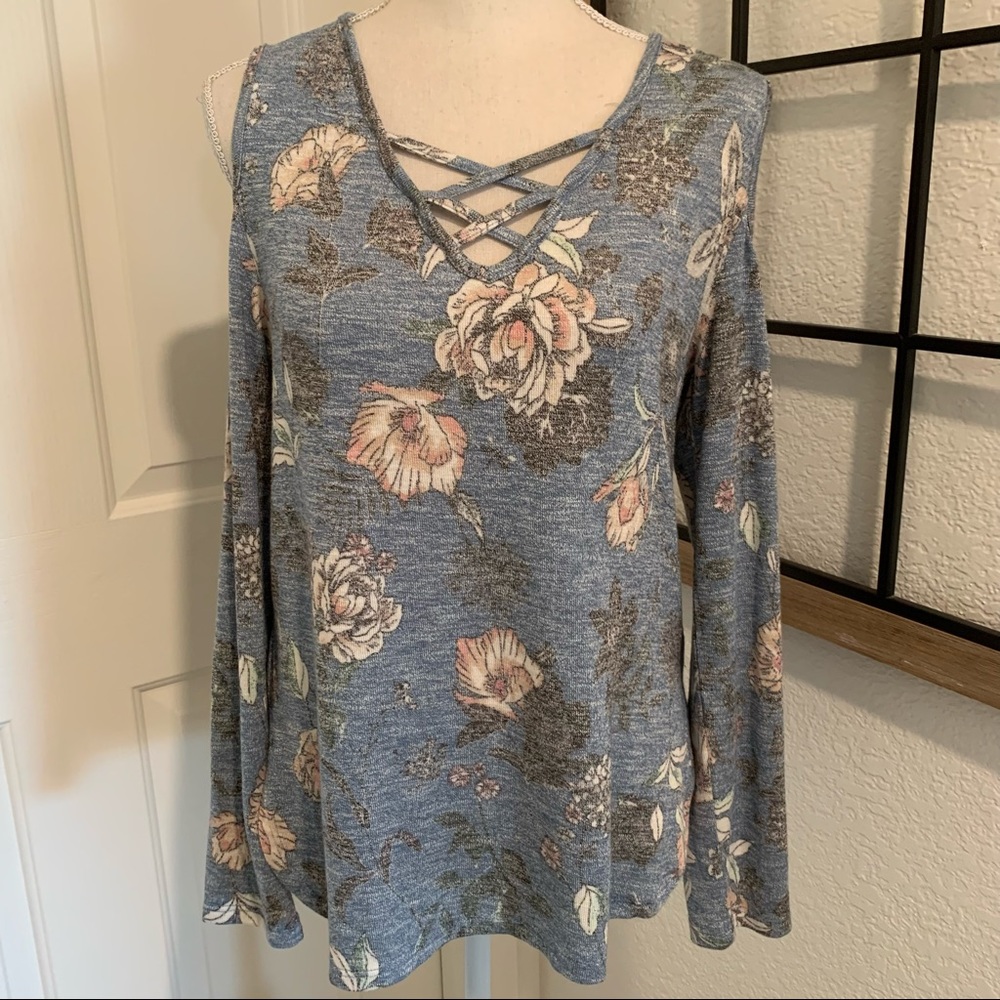 Love Fire long sleeve open shoulder blue floral blouse size small